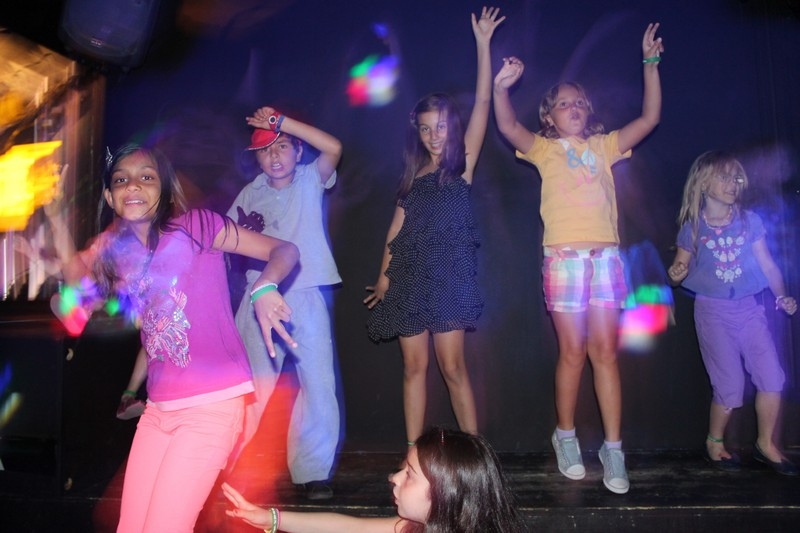 Village Camps International Summer Camp Leysin, Switzerland 2026-08-15 https://www.villagecamps.com/journals_admin/images/682-17-disco (4).jpg